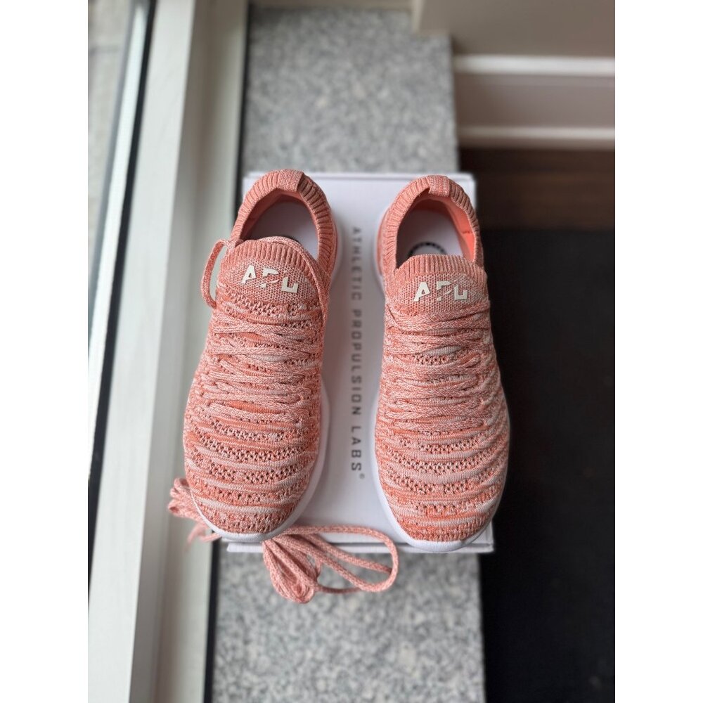 NWB APL TechLoom Wave Sneakers Terracotta Pristine Melange W 6.5 (Y 5)